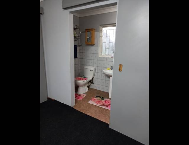 4 BEDROOM HOUSE FOR SALE IN QUEENSBURGH CENTRAL